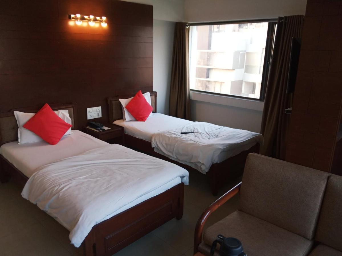 Hotel Apex Ahmedabad Extérieur photo